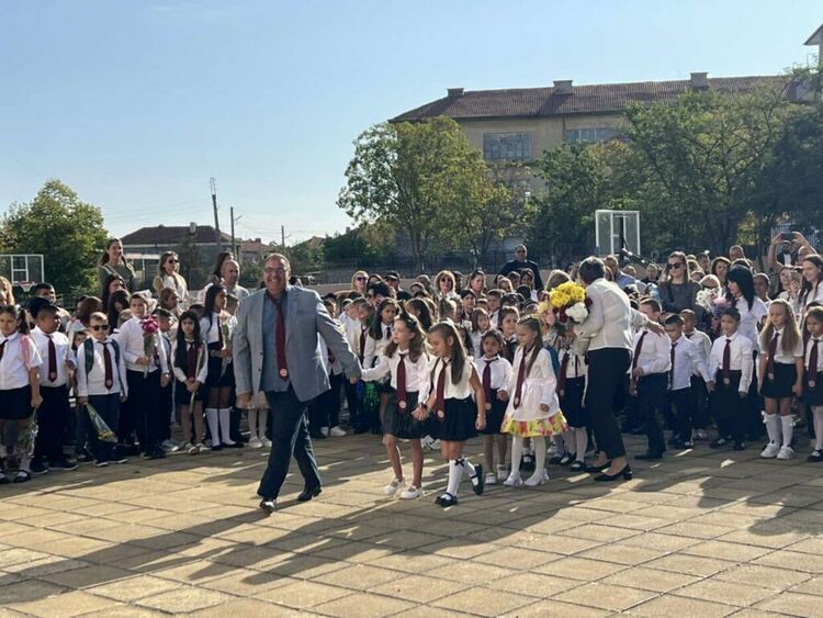 Тополовград запазва маломерните паралелки в училищата в Синапово и Хлябово