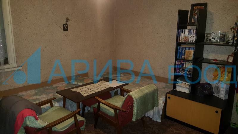 Етаж от къща с двор до Градска градина Хасково