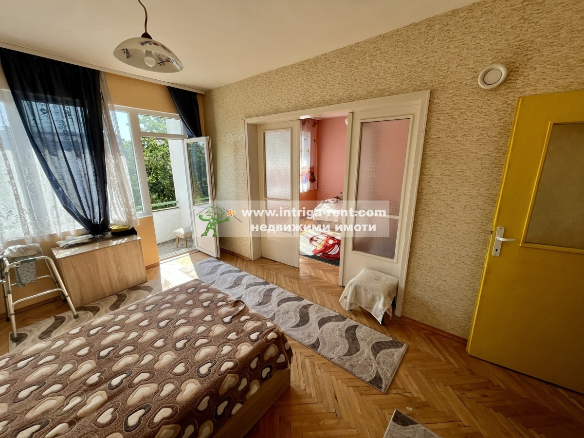 №4116 Четиристаен обзаведен апартамент за продажба в центъра на град Хасково.