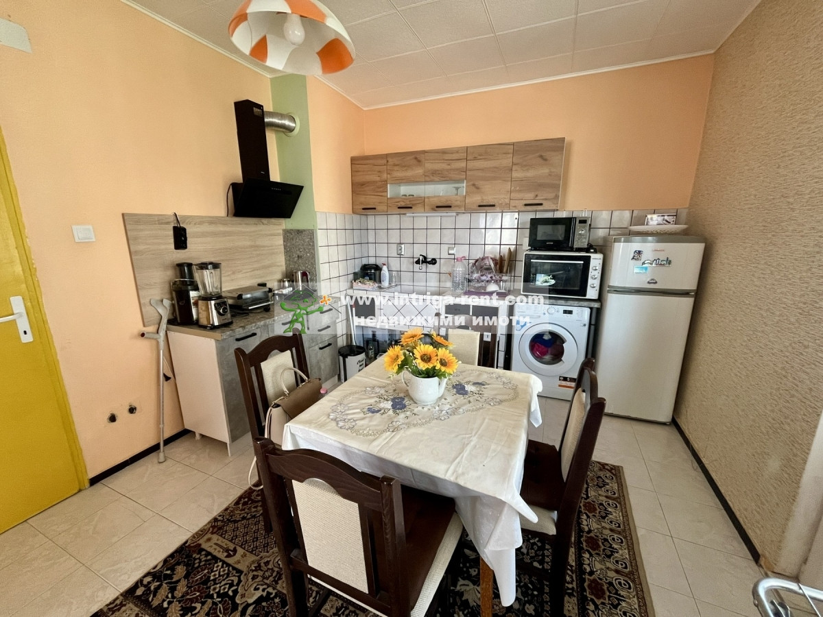 №4116 Четиристаен обзаведен апартамент за продажба в центъра на град Хасково.